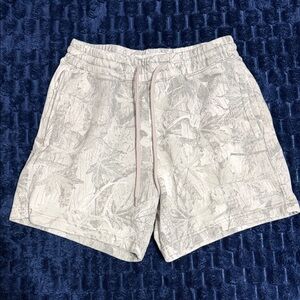 Hollister Men's Light Gray Camo Fleece Shorts